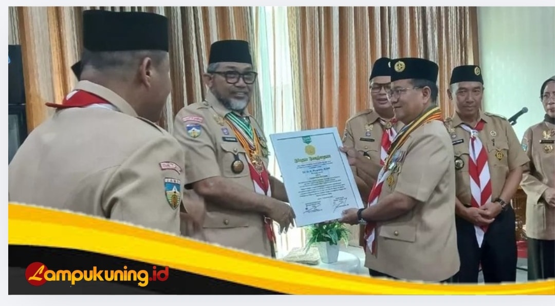 Maulana Raih Penghargaan Tokoh Pramuka, Ini Peran Besarnya di Kota Jambi