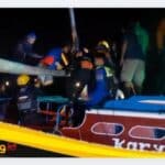 IMG_20260503_002505 Boat Rombongan Pemain Bola Terbalik di Perairan Kuala Tungkal, Sempat 24 Penumpang di Evakuasi Selamat.