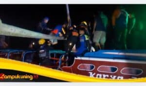 IMG_20260503_002505 Boat Rombongan Pemain Bola Terbalik di Perairan Kuala Tungkal, Sempat 24 Penumpang di Evakuasi Selamat.