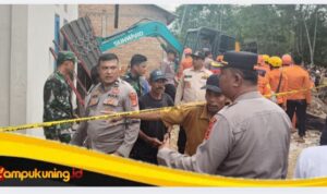 IMG_20260513_204640 Personel Polres Bungo Dipimpin Wakapolres Langsung Turun Evakuasi Korban Longsor di Desa Empelu