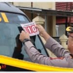 Kapolres Bungo dan PJU Pasang Stiker Layanan Polisi 110 pada Kendaraan Dinas
