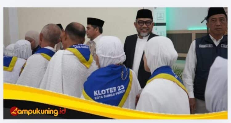 IMG_20260531_141936 Sekretaris Daerah Provinsi Jambi, Sudirman secara resmi melepas 445 Jamaah Calon Haji (JCH) Kloter BTH 23
