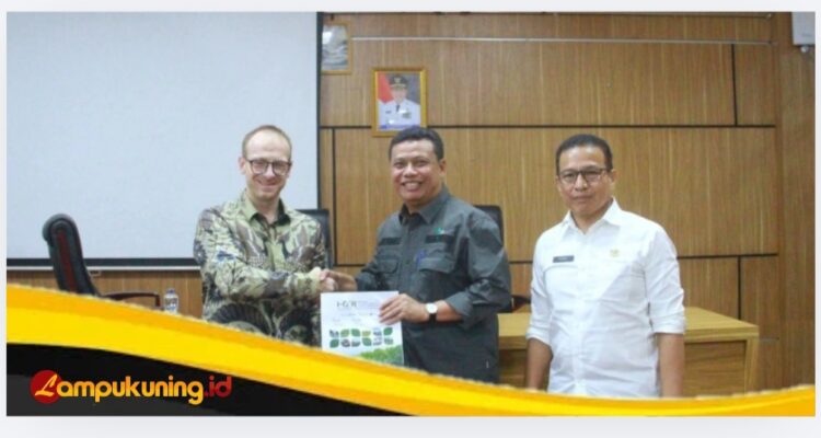 Wabup Tanjab Barat Buka Pelatihan Model Bisnis Mangrove Responsif Gender, Dorong Ekonomi Berkelanjutan di Desa Tungkal I