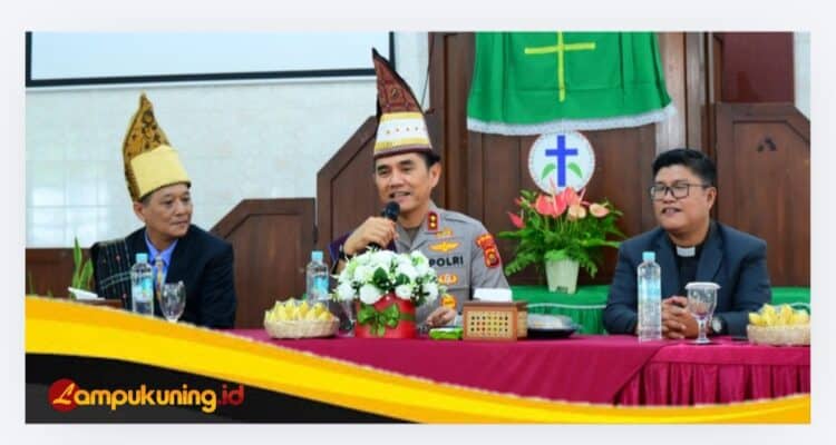 Kapolda Jambi Silaturahmi dengan Pengurus Gereja GBKP dan GKPS di Kota Jambi