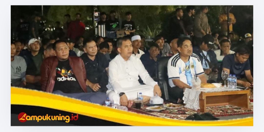 Nobar Bersama Warga, Bupati Anwar Sadat Saksikan Argentina Melaju ke Final Piala Dunia 2026