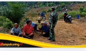IMG_20260724_155832 Waktu Senggang, Serka Tohirin Anggota Satgas TMMD Ke-129 Kodim 0416/Bute Sempatkan Diri Bersilaturahmi dengan Warga