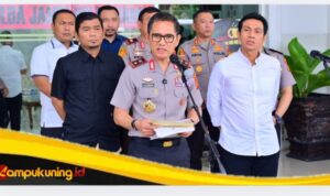 Kapolda Jambi Pimpin Konferensi Pers Dugaan TPPO dan Serahkan Kembali Bayi 8 Bulan kepada Ibu Kandung