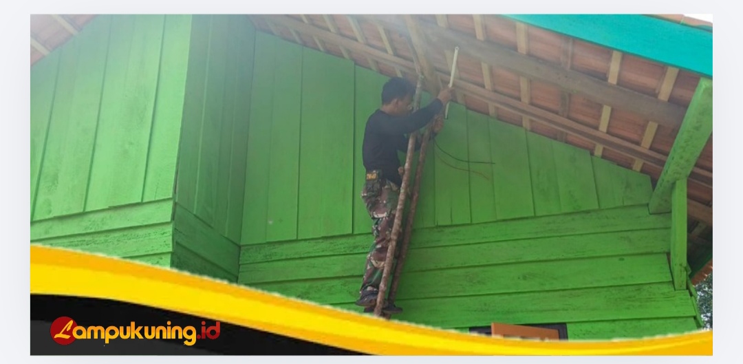 Rumah Maskur Hanapi Sudah Dipasang Instalasi Listrik Satgas TMMD Ke-129 Kodim 0416/Bute