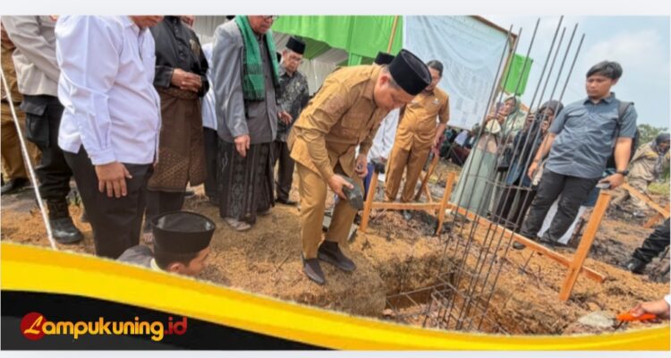 IMG_20260811_160055 Wakil Bupati Tri Wahyu Hidayat, Menghadiri Prosesi Peletakan Batu Pertama Pembangunan Gedung Pusat Kegiatan Keagamaan