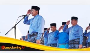 Peringati Hari Jadi ke-61, Pemkab Tanjab Barat Gelar Upacara, Lepas Peserta Jambore, dan Beri Penghargaan Kades Lurah Berprestasi.