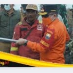 Gubernur Al Haris Berjibaku Padamkan Karhutla di Muaro Jambi, Dorong Masyarakat Manfaatkan Program PLTB