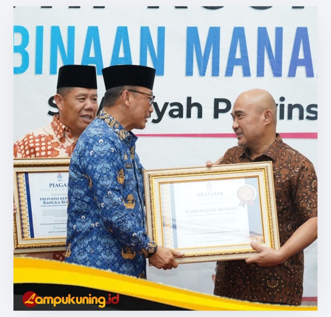 Bupati Bungo H. Dedy Putra, Menerima Piagam Penghargaan Pembangunan Manajemen Talenta