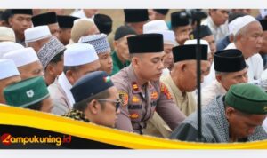 Kapolsek Muko-Muko Bathin VII Ikuti Sholat Istisqa