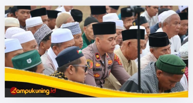 IMG_20260910_131629 Kapolsek Muko-Muko Bathin VII Ikuti Sholat Istisqa