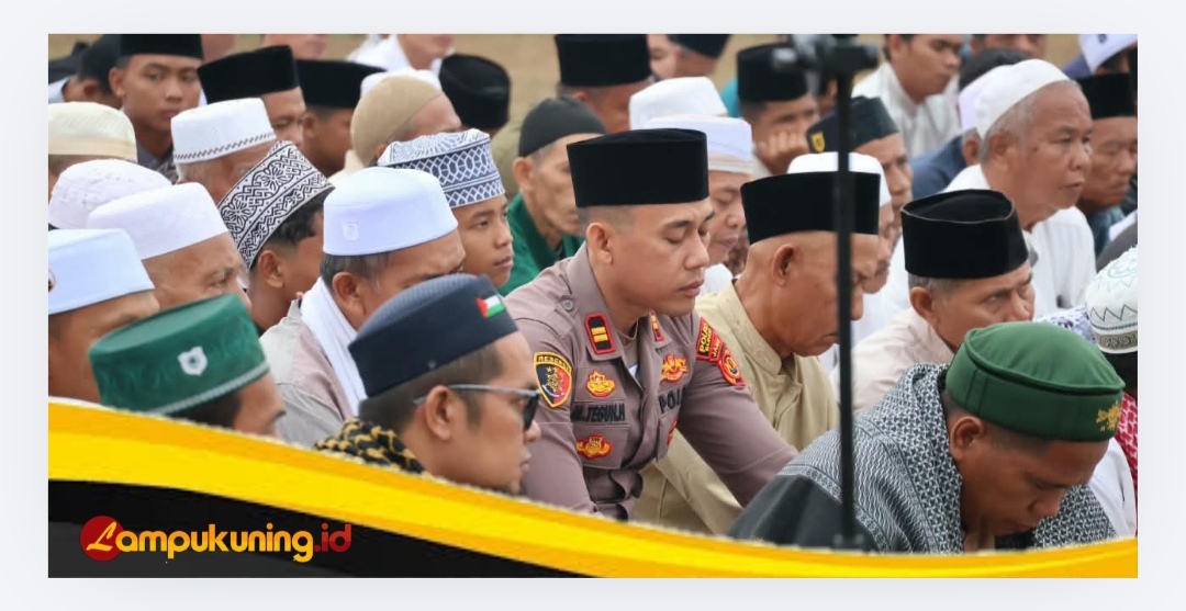 Kapolsek Muko-Muko Bathin VII Ikuti Sholat Istisqa