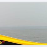 Dari Pagi hingga Siang, Perairan Kuala Tungkal Diselimuti Kabut Asap Tebal, Warga Mulai Rasakan Dampaknya.