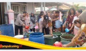 IMG_20260916_193110 Kapolres Bungo AKBP Zamri Elfino Berikan Bantuan Air Bersih kepada Warga