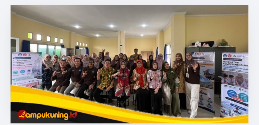 Tim Pengabdian FKIP Universitas Jambi Dampingi Guru SMAN 1 Tanjung Jabung Barat Integrasikan AI Susun Modul Ajar