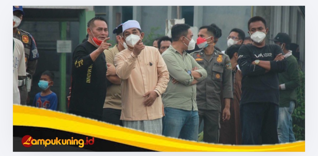 Bupati Anwar Sadat Tinjau Lokasi Kebakaran di Kuala Tungkal, Pastikan Penanganan dan Pendataan Korban Berjalan Cepat.