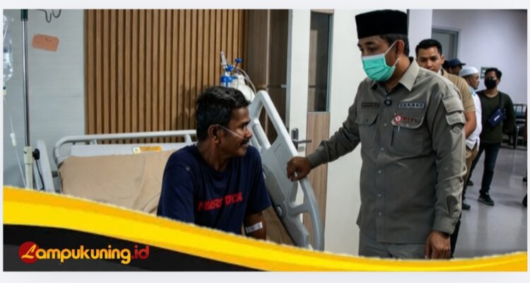 Bupati Anwar Sadat Jenguk Pasien ISPA di RSUD KH. Daud Arif, Pastikan Layanan Kesehatan Tetap Optimal.