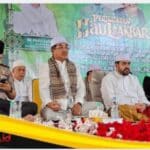 Bupati Anwar Sadat Hadiri Haul ke-7 Ilmi Wa Dzikri Al Hidayah, Ajak Jamaah Doakan Jambi Terbebas dari Kabut Asap.