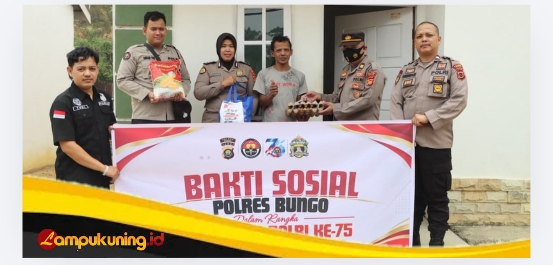 HUT ke-75 Humas Polri, Polres Bungo Salurkan Bantuan kepada Warga Kurang Mampu