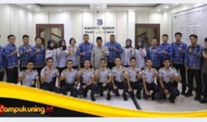 IMG_20261020_125335 Bupati Anwar Sadat Dorong Kajian Mahasiswa PKL Jadi Acuan Pengembangan Transportasi Tanjab Barat.