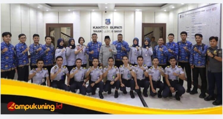 Bupati Anwar Sadat Dorong Kajian Mahasiswa PKL Jadi Acuan Pengembangan Transportasi Tanjab Barat.