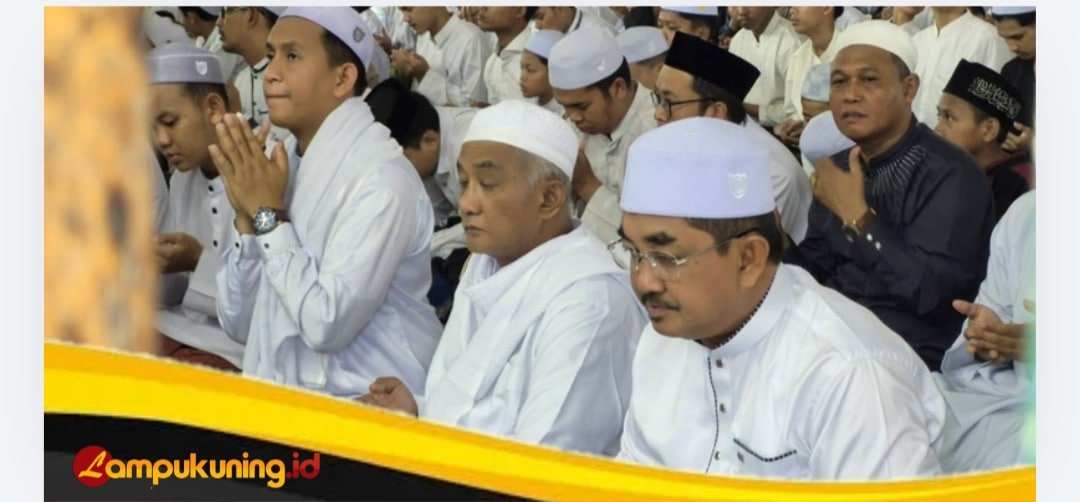 Bupati Anwar Sadat Salat Istisqa di Ponpes Al-Baqiatusholihat, Serukan Kepedulian Lingkungan dan Perbanyak Istighfar.