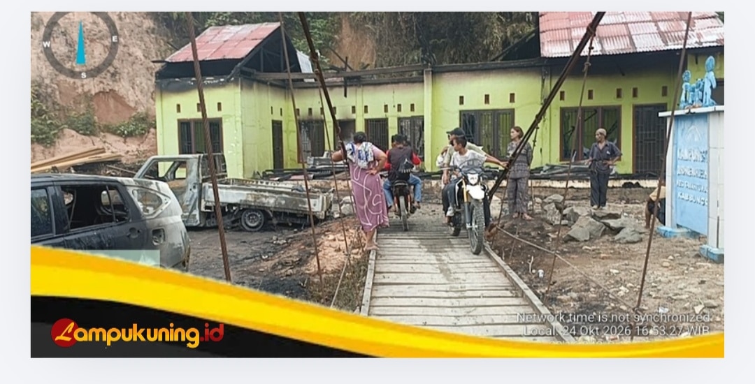 Satu Bangunan Kantor Desa, ,Dua Unit Mobil di Bungo Hangus Terbakar